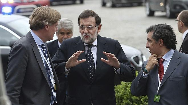 Rajoy entiende la pérdida de apoyo en las urnas pero descarta hacer cambios en el Gobierno