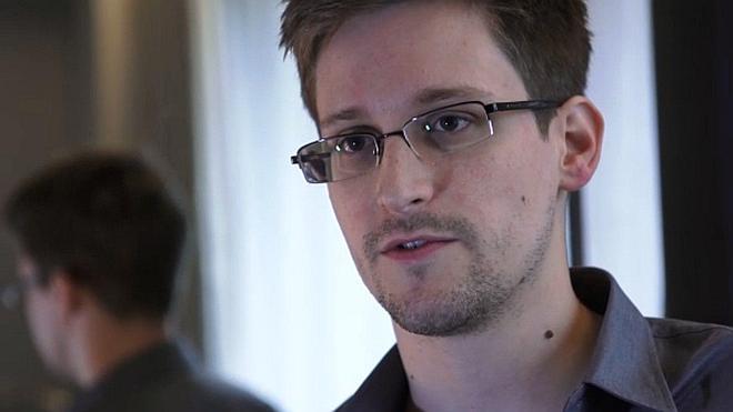 Snowden tramita la renovación de su asilo temporal en Rusia