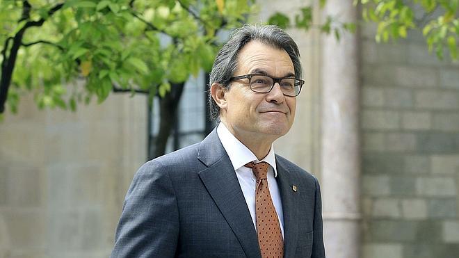 Artur Mas intentará ir a la coronación pero mantiene el viaje a EE UU