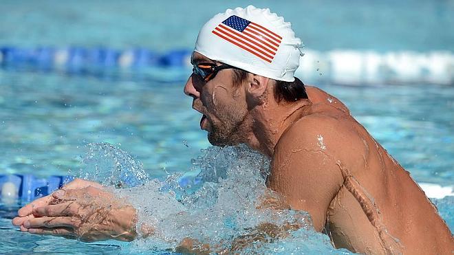 Phelps gana su primera serie a nivel internacional