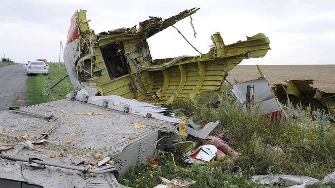 El MH17 que se estrelló en Ucrania fue abatido por «un gran número de proyectiles»