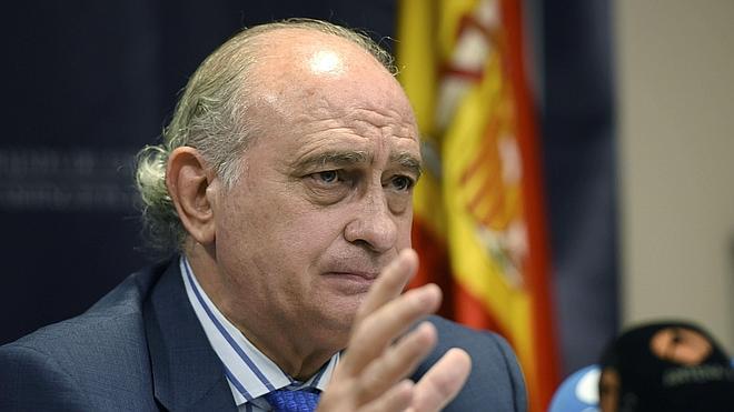 Fernández Díaz asegura que si ETA se disolviera, se podría «reconsiderar» la política de dispersión de presos