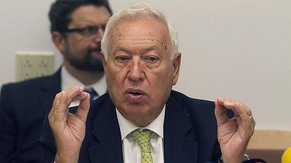 Margallo confía en que Mas «no quiera que Cataluña pierda una situación de privilegio»