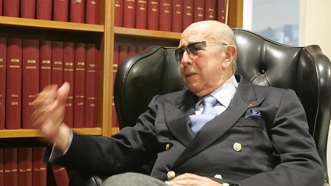 Utrera Molina denunciará a quien le impute crímenes franquistas