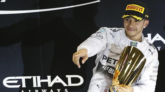 Hamilton agarra la gloria en Abu Dabi