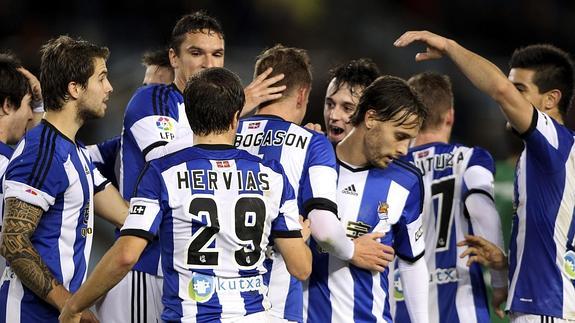 Finnbogason deslumbra en la victoria de la Real ante el Oviedo