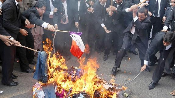 Hollande defiende la libertad de expresión tras las protestas contra 'Charlie Hebdo'