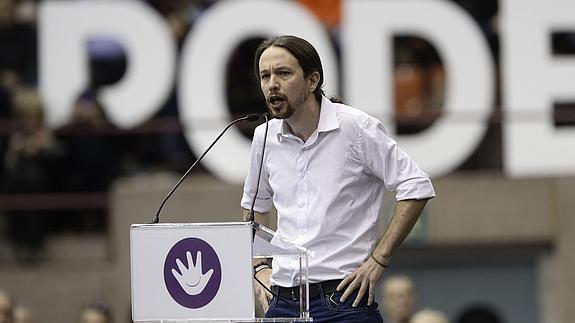 Una pregunta confunde a la vicepresidenta, que 'contesta' a Iglesias seis años después