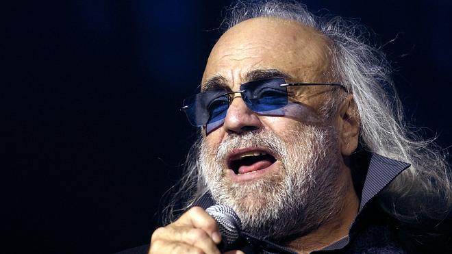 Muere a los 68 años el cantante griego Demis Roussos