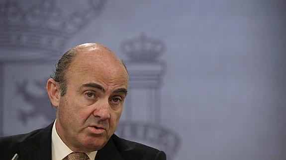 De Guindos: «La ayuda a Grecia equivale al gasto en prestación por desempleo de un año»