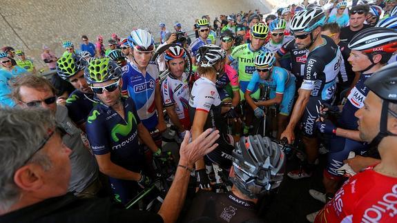 Una tormenta de arena obliga a anular la quinta etapa de la Vuelta a Omán