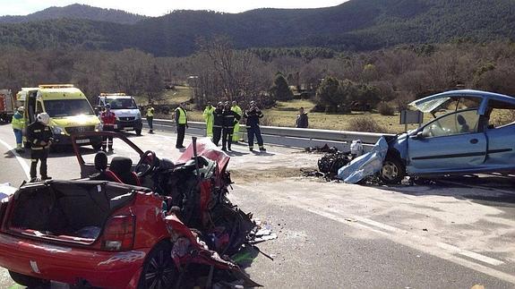 Cinco muertos en una colisión frontal entre dos turismos en Ávila