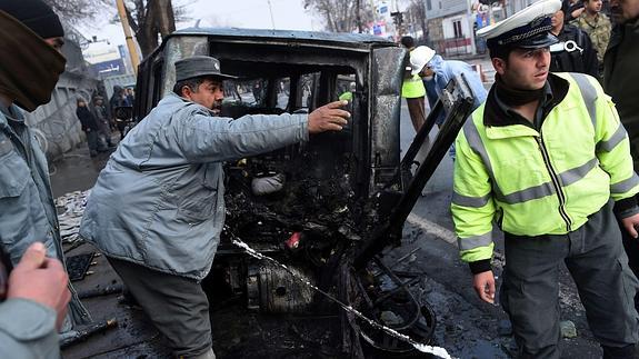 Un miembro de la OTAN muere en ataque suicida en Kabul contra un vehículo turco