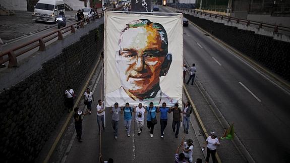 El Vaticano reconoce que se intentó denigrar a monseñor Romero