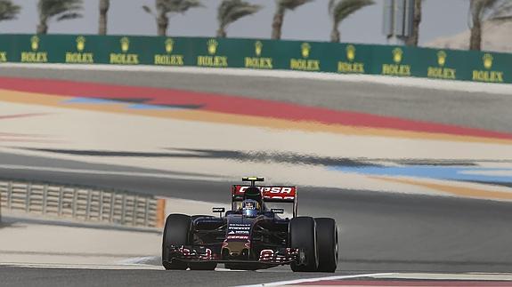 Hamilton habla en la pista