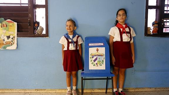 Cuba vota en las primeras municipales con dos candidatos opositores