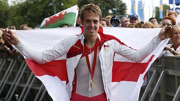 El británico Alex Dowsett bate el récord de la hora