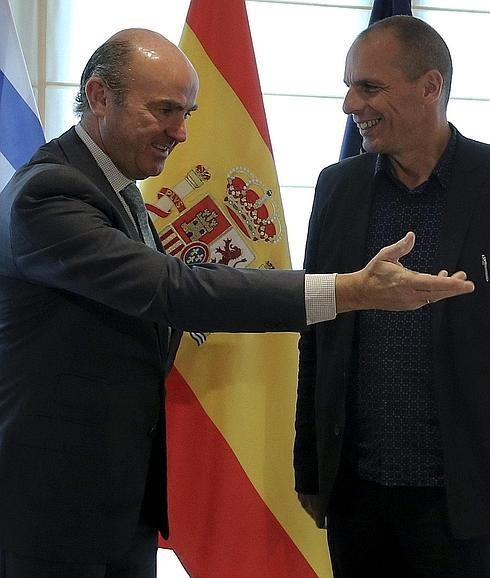 Varufakis se muestra esperanzado tras reunirse con De Guindos