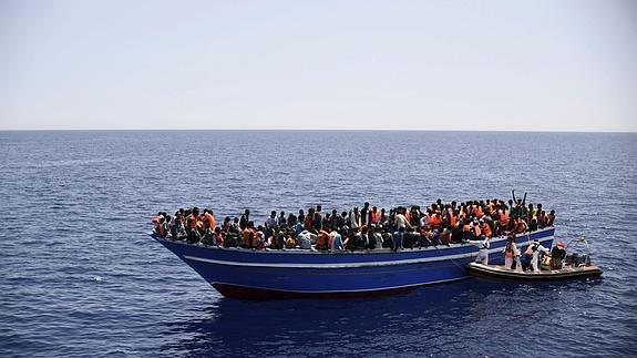 Italia, colapsada tras la llegada de 5.000 inmigrantes en 48 horas