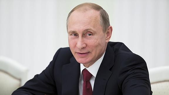 El Kremlin defiende el derecho de Putin a desplegar tropas en el extranjero