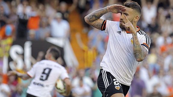 Otamendi, el nombre para presionar a Ramos