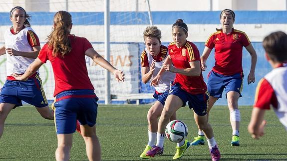 Villar, obligado a resolver el conflicto del fútbol femenino