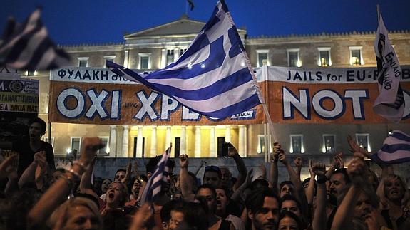 Grecia, cobrar a un muerto