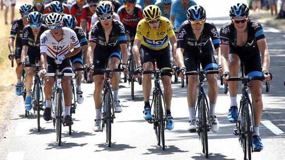 Sky maneja el amarillo y la carrera