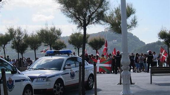 Tensión en San Sebastián en un acto de reivindicación de la bandera española