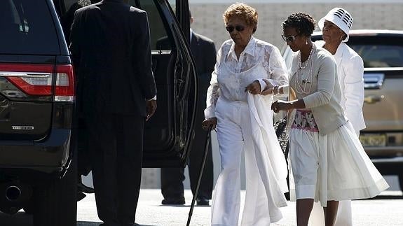 La hija de Whitney Houston descansa ya junto a su madre