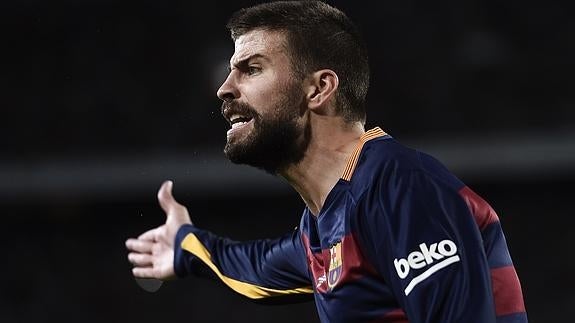 Piqué, otro problema para Luis Enrique