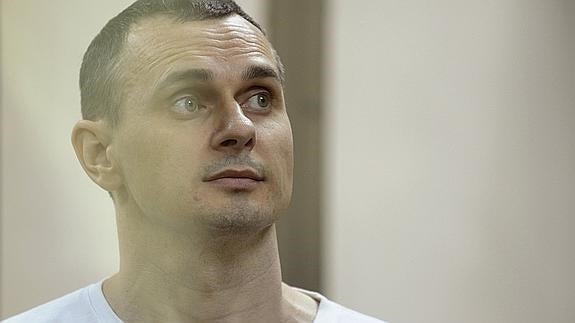 El cineasta ucraniano Oleg Sentsov, condenado a 20 años de cárcel por «terrorismo» en Rusia