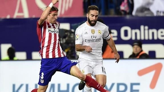 Carvajal dejó el derbi con problemas en el tobillo