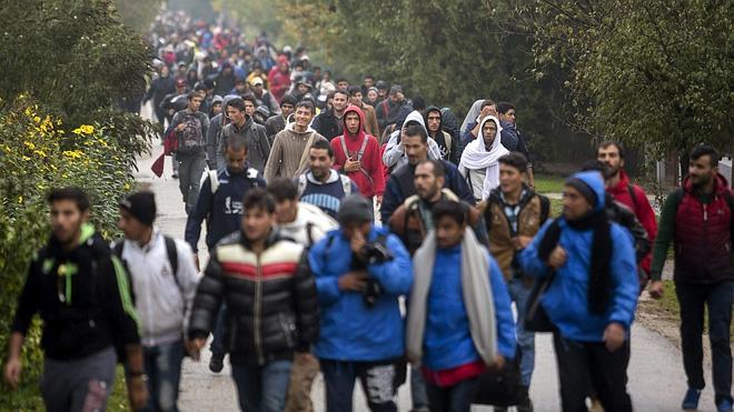 Hungría cierra la frontera con Croacia para detener la llegada de refugiados