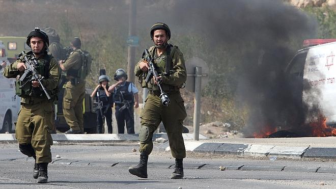 Soldados israelíes matan a dos agresores palestinos en Hebrón
