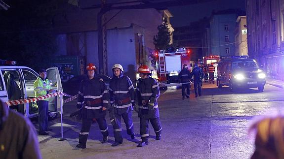 Al menos 27 muertos y 184 heridos por una explosión en una discoteca de Bucarest