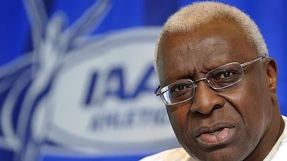 Lamine Diack, expresidente de la IAAF, dimite del COI