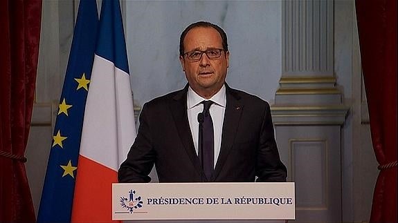 Hollande: «Los atentados son un acto de guerra del Estado Islámico»