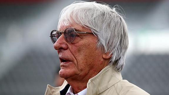 Ecclestone: «La patada de Rossi a Márquez hubiera sido de bandera negra en F1»