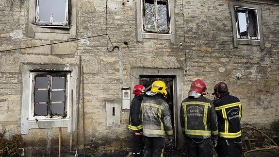 Tres muertos en el incendio de una vivienda en Lugo