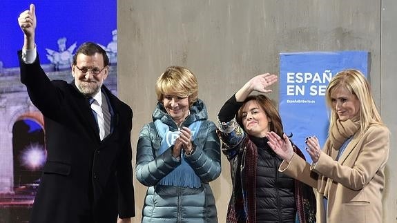 Rajoy no se cierra a reformar la Constitución