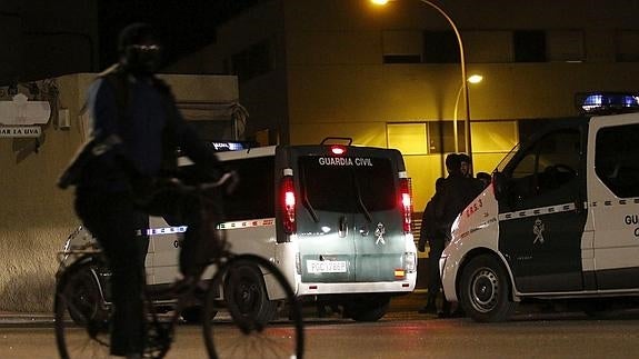 Prisión para uno de los tres detenidos por la muerte de un inmigrante en Roquetas de Mar