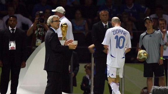 Domenech ataca a Zidane: «No es un buen tipo»