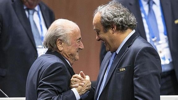 La FIFA recurre para suspender de por vida a Blatter y Platini