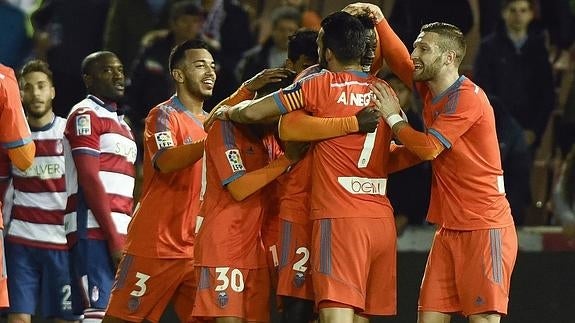 El Valencia convence en Los Cármenes de camino a cuartos