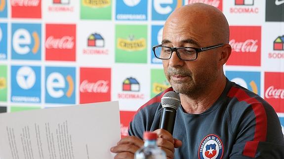 Sampaoli renuncia a más de tres millones de euros para irse de Chile