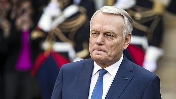 Hollande remodela el Gobierno y encarga Exteriores al ex primer ministro Ayrault