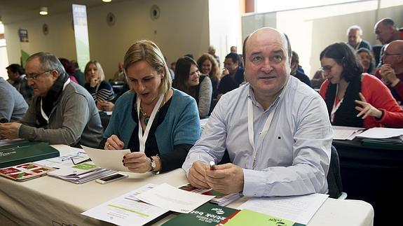 El PNV aprueba un documento político para «dar un nuevo paso en el autogobierno de Euskadi»