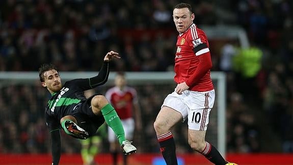 Rooney estará dos meses de baja