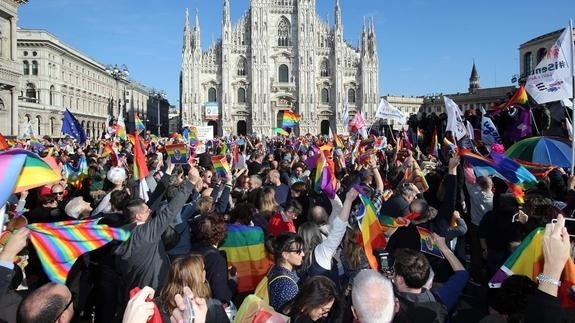 El Senado italiano aprueba el proyecto de ley sobre uniones gais